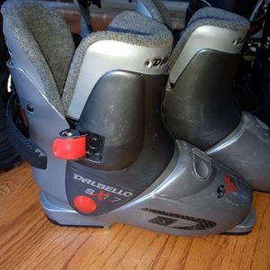 Dalbello ski boots kids US size 3